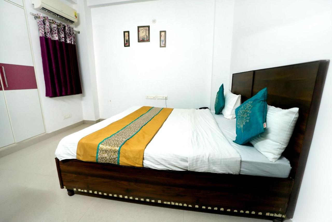 Gupta Residency Near Ajnara Heritage Noida Exterior foto